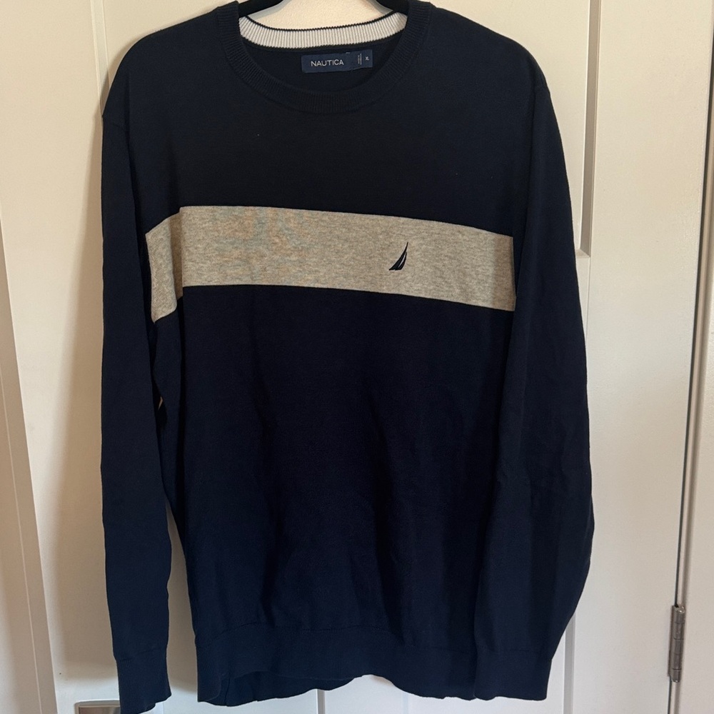 Nautica Men's Navy and Gray Crewneck Sweater